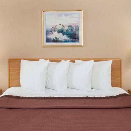 Days Inn By Wyndham Charleston Kültér fotó