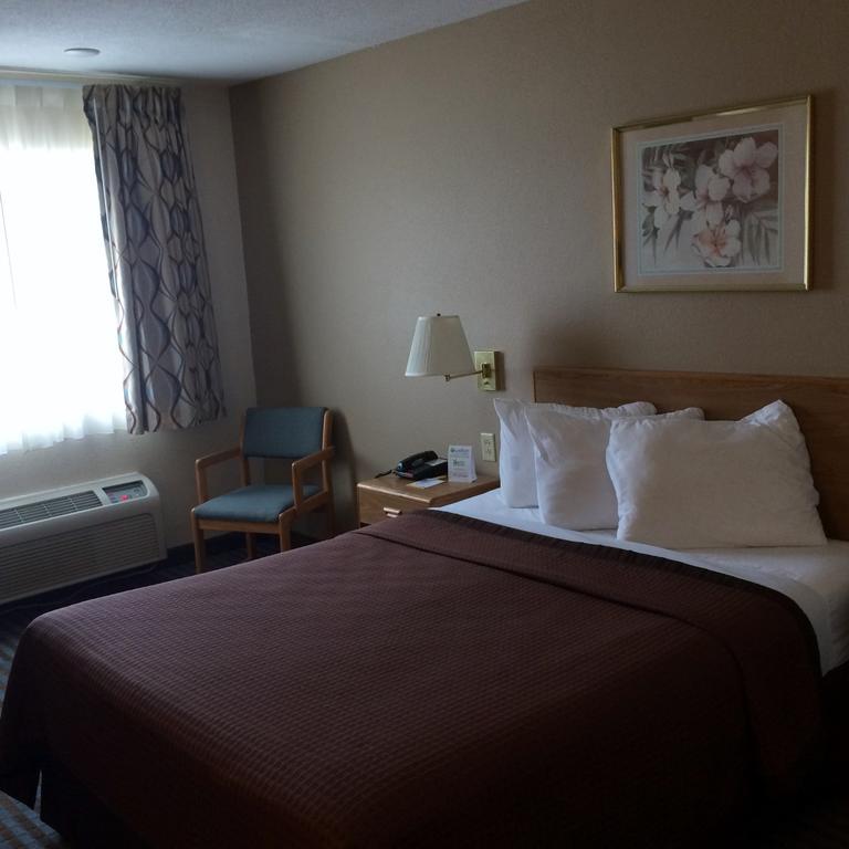 Days Inn By Wyndham Charleston Kültér fotó