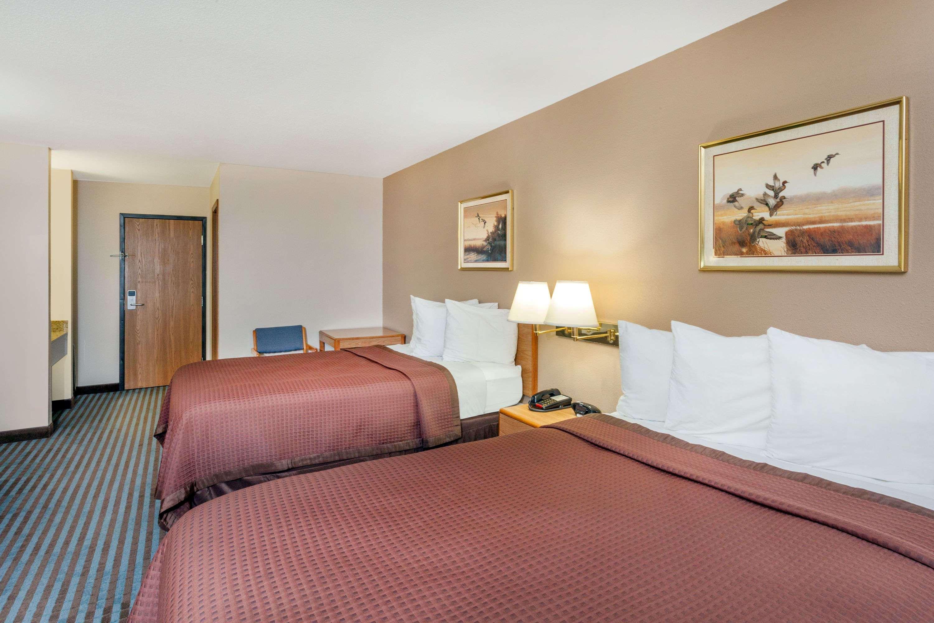 Days Inn By Wyndham Charleston Kültér fotó