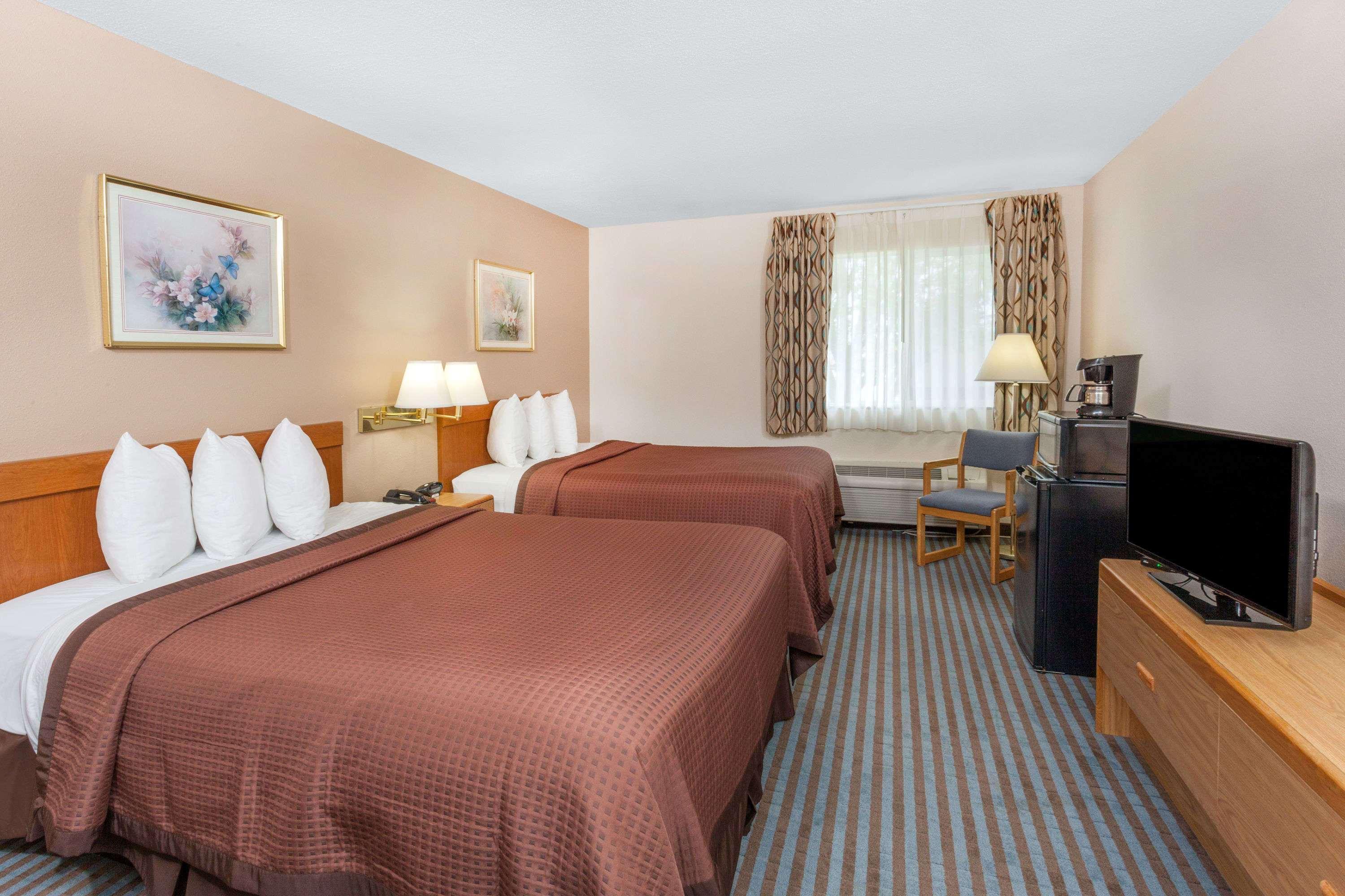 Days Inn By Wyndham Charleston Kültér fotó