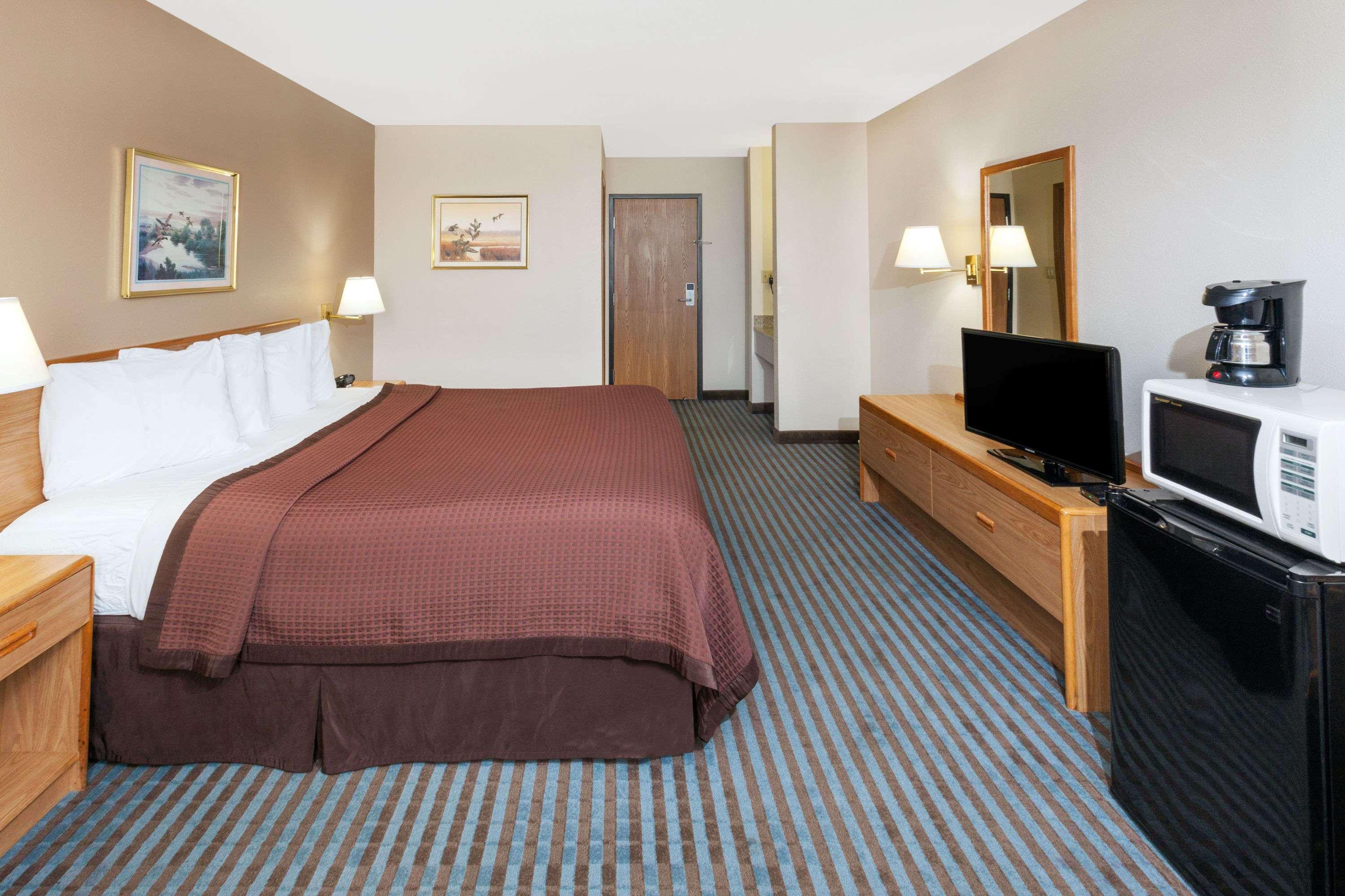 Days Inn By Wyndham Charleston Kültér fotó