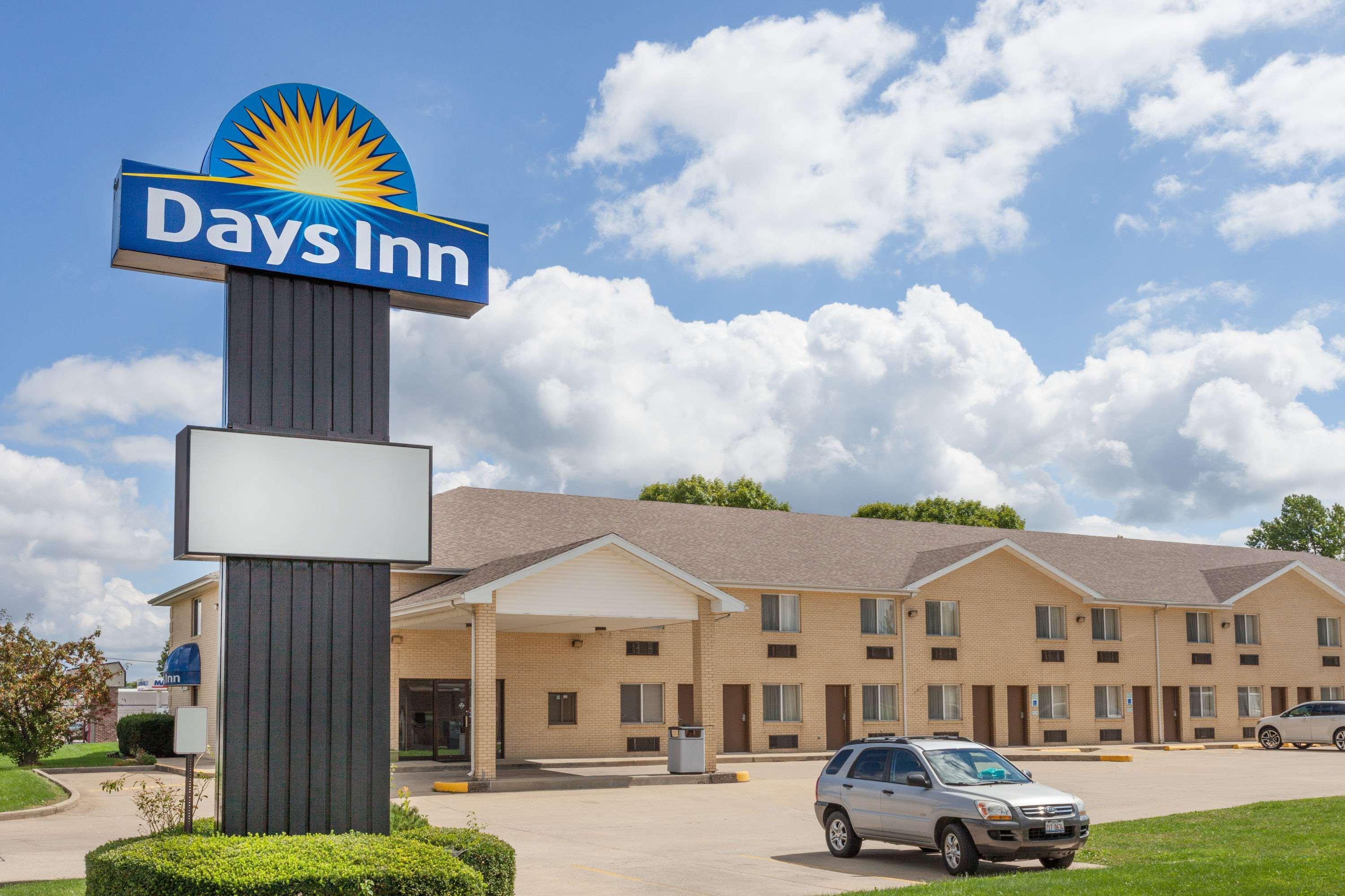 Days Inn By Wyndham Charleston Kültér fotó