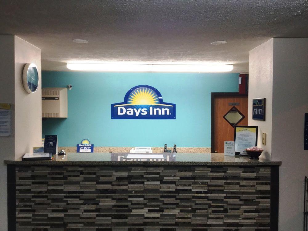 Days Inn By Wyndham Charleston Kültér fotó